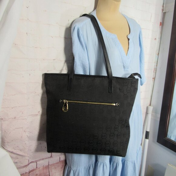 MICHAEL KORS BENNET BAG TOTE SIGNATURE CANVAS ZIP CLOSURE 3 INSIDE POCKETS BLACK - Picture 1 of 10